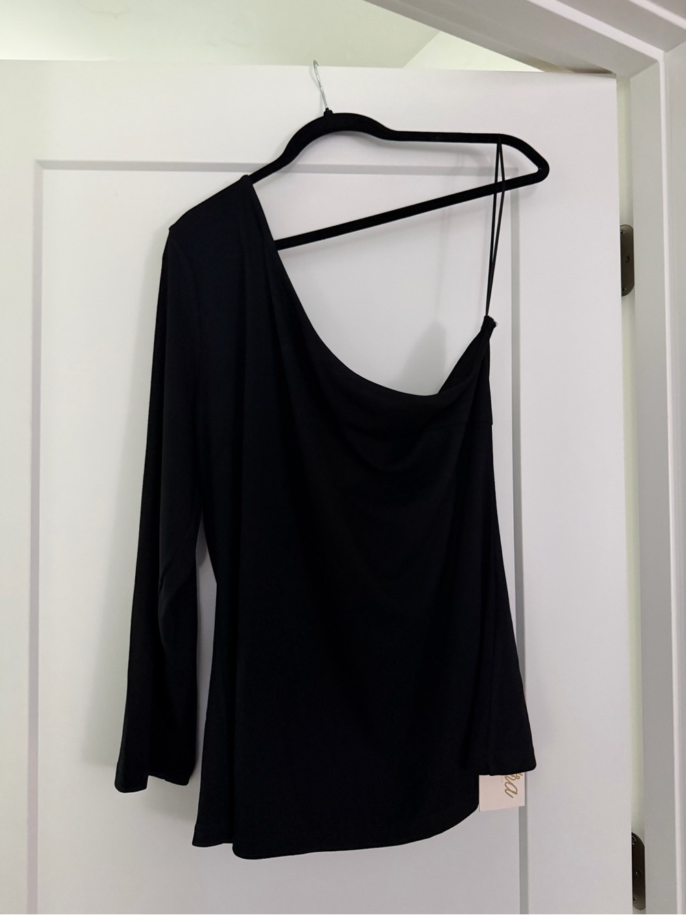 Asymmetric One-Shoulder Black Long-Sleeve Top